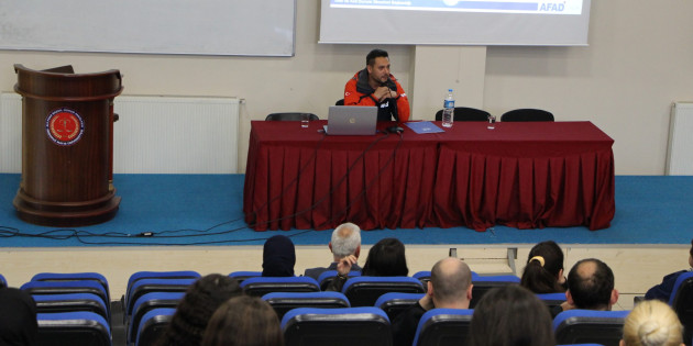 Üniversite Öğrencilerine Afet Farkındalık Eğitimi Verildi